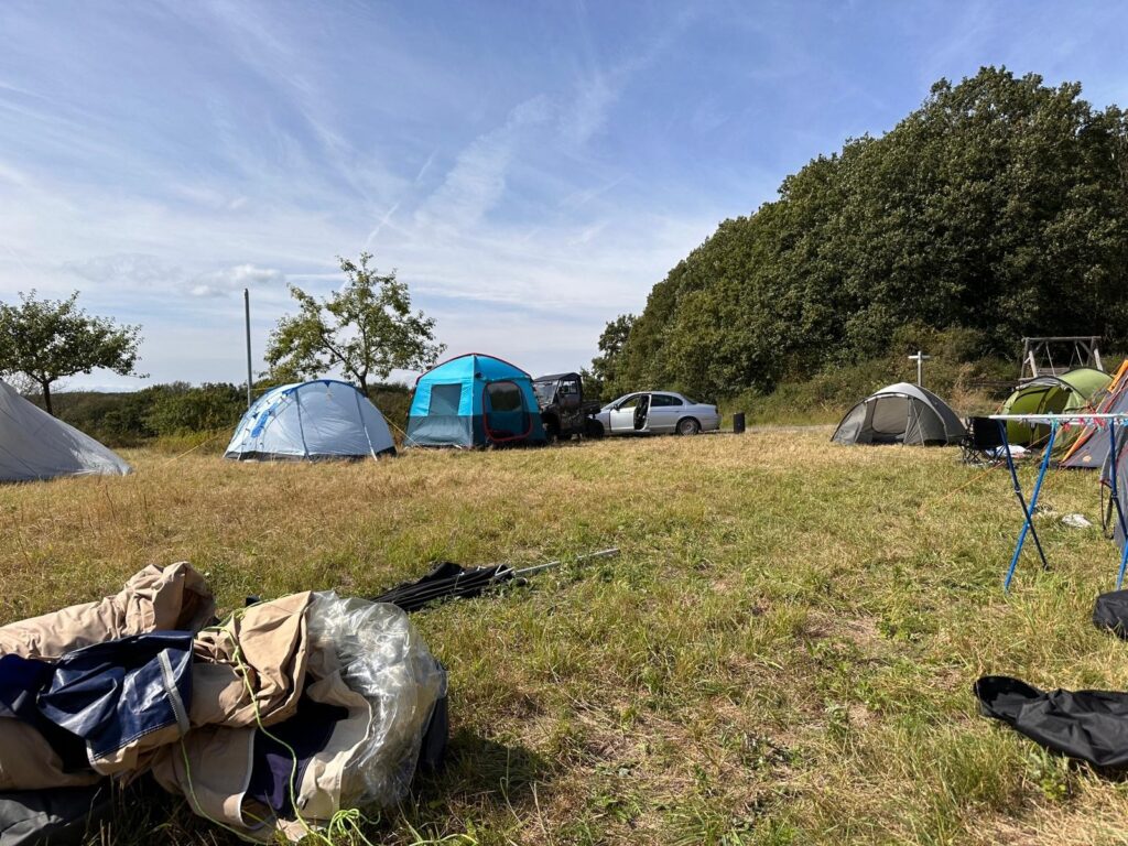 Die KG Porzer Stadtgarde zu Gast bei der befreundeten KG Burgbrohl im Zeltlager