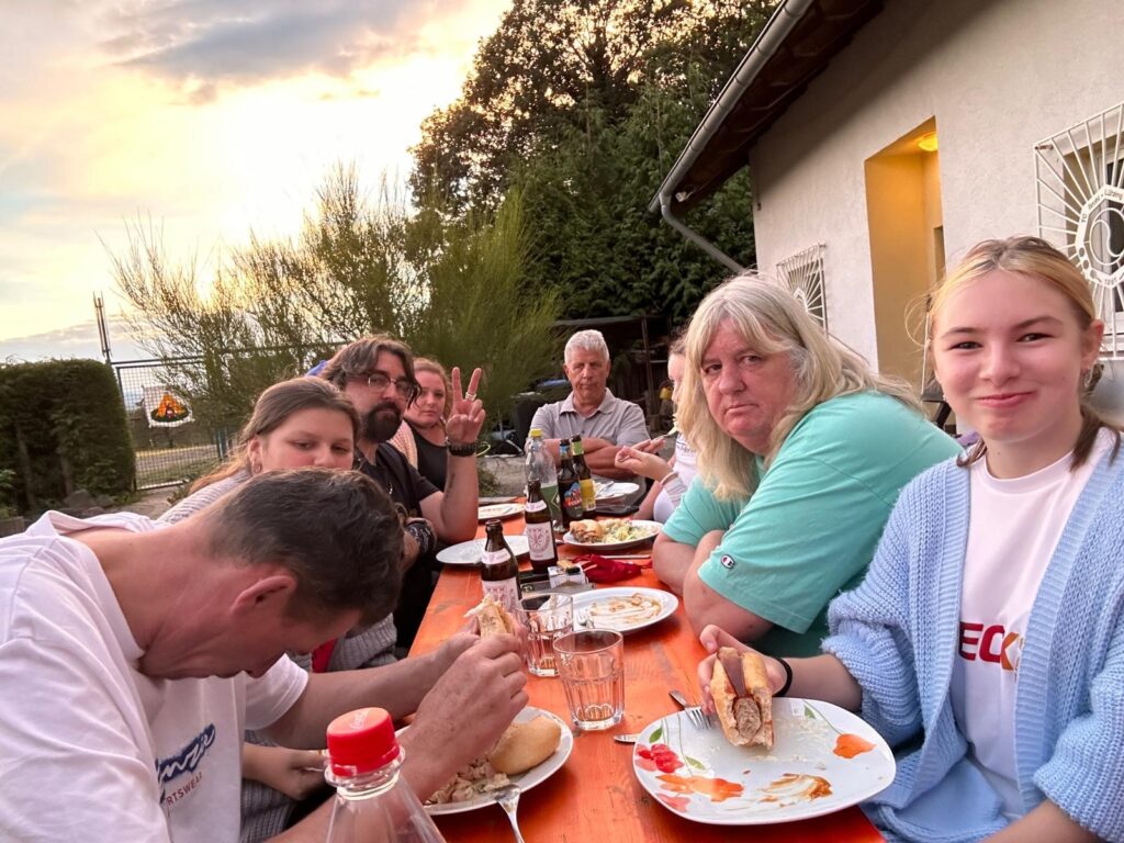 Die KG Porzer Stadtgarde zu Gast bei der befreundeten KG Burgbrohl im Zeltlager