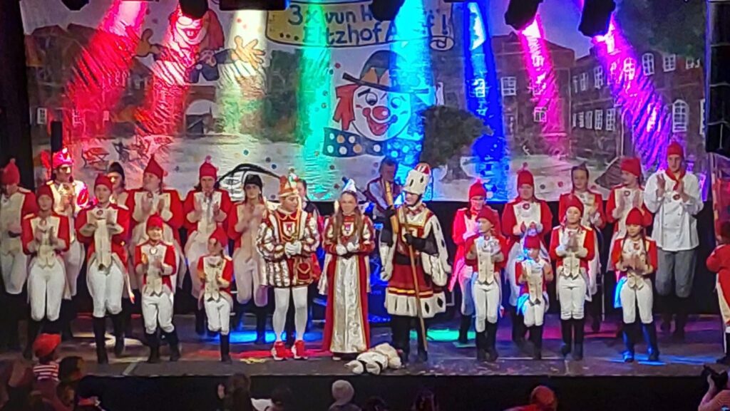 Die KG Porzer Stadtgarde e. V. mit Ihrer Kindertanzgruppe auf der Proklamation des Porzer Kinderdreigestirn.