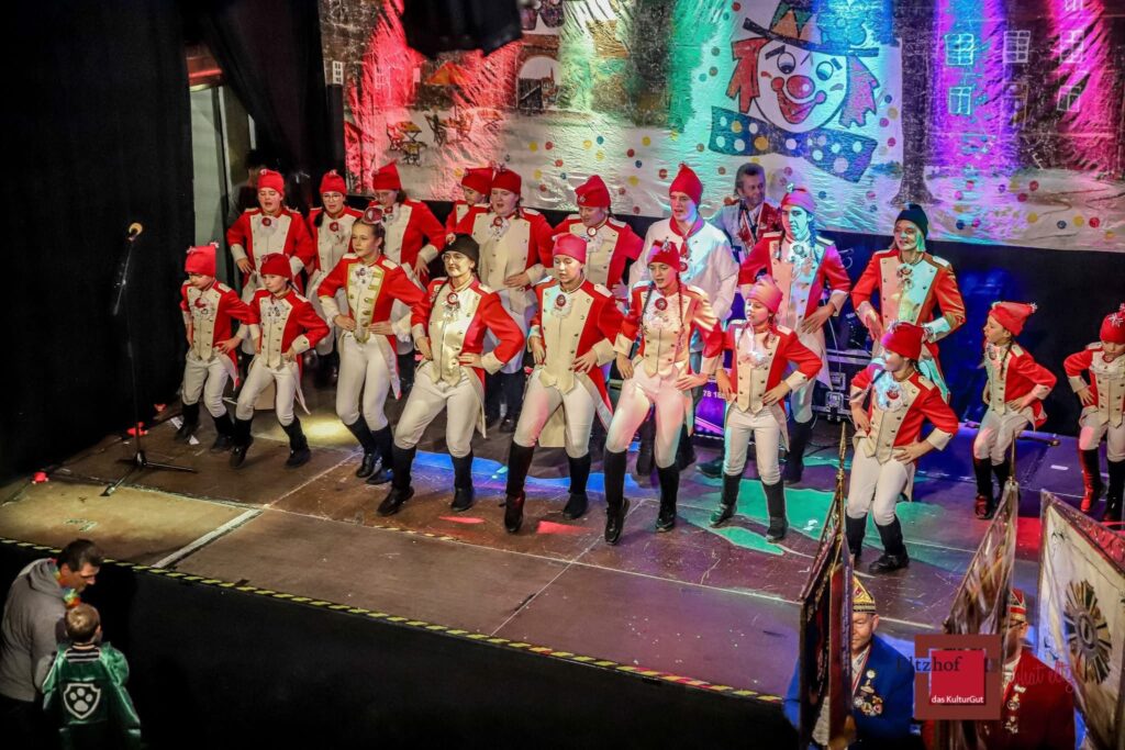 Die KG Porzer Stadtgarde e. V. mit Ihrer Kindertanzgruppe auf der Proklamation des Porzer Kinderdreigestirn.